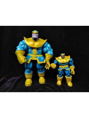 Marvel Large & Small Thanos Action Figures Set - Diamond Select Toys Blue/Yellow